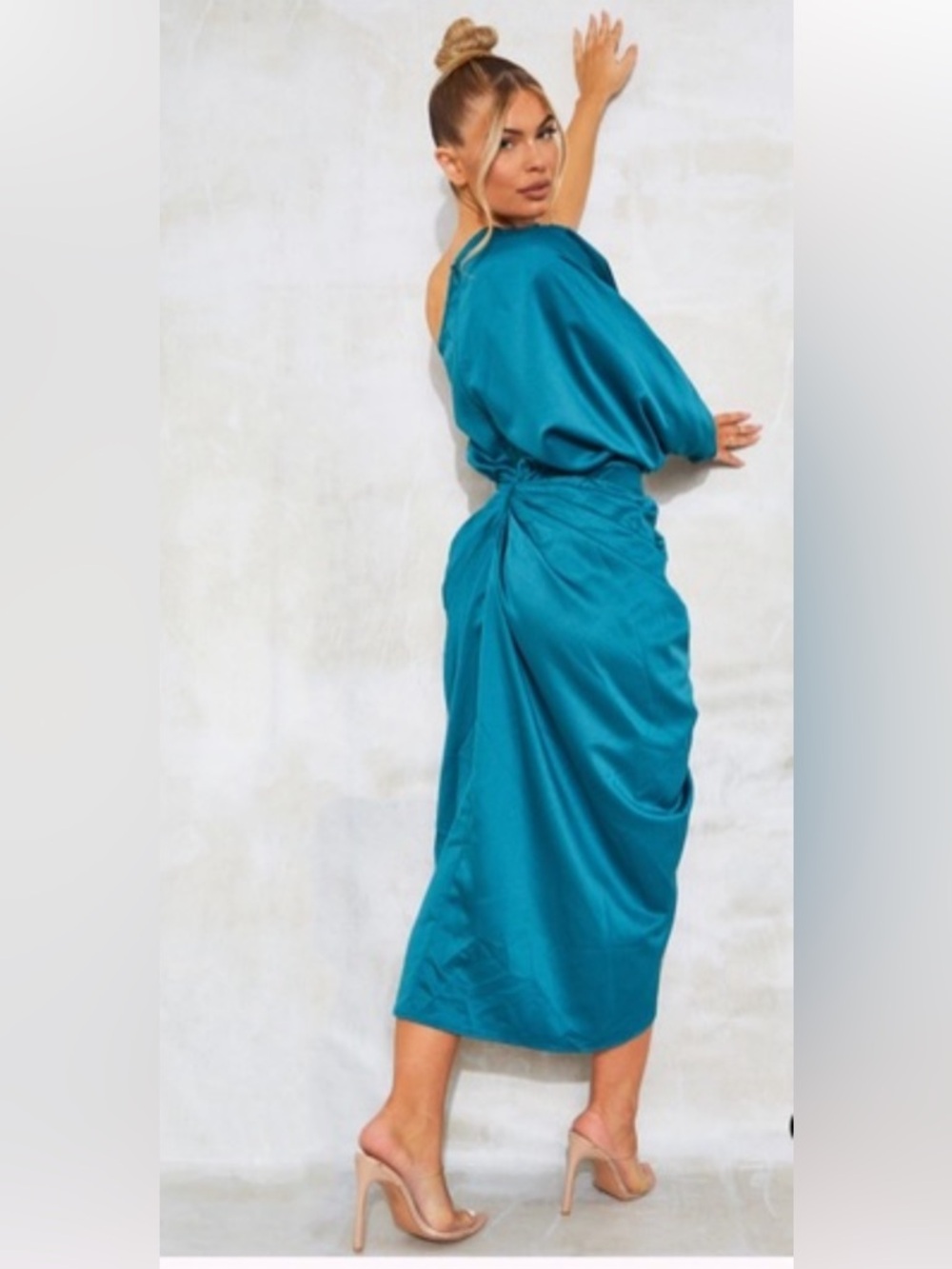 PrettyLittleThing Emerald Green Satin One Shoulder Draped Midi Dress 

Size 10